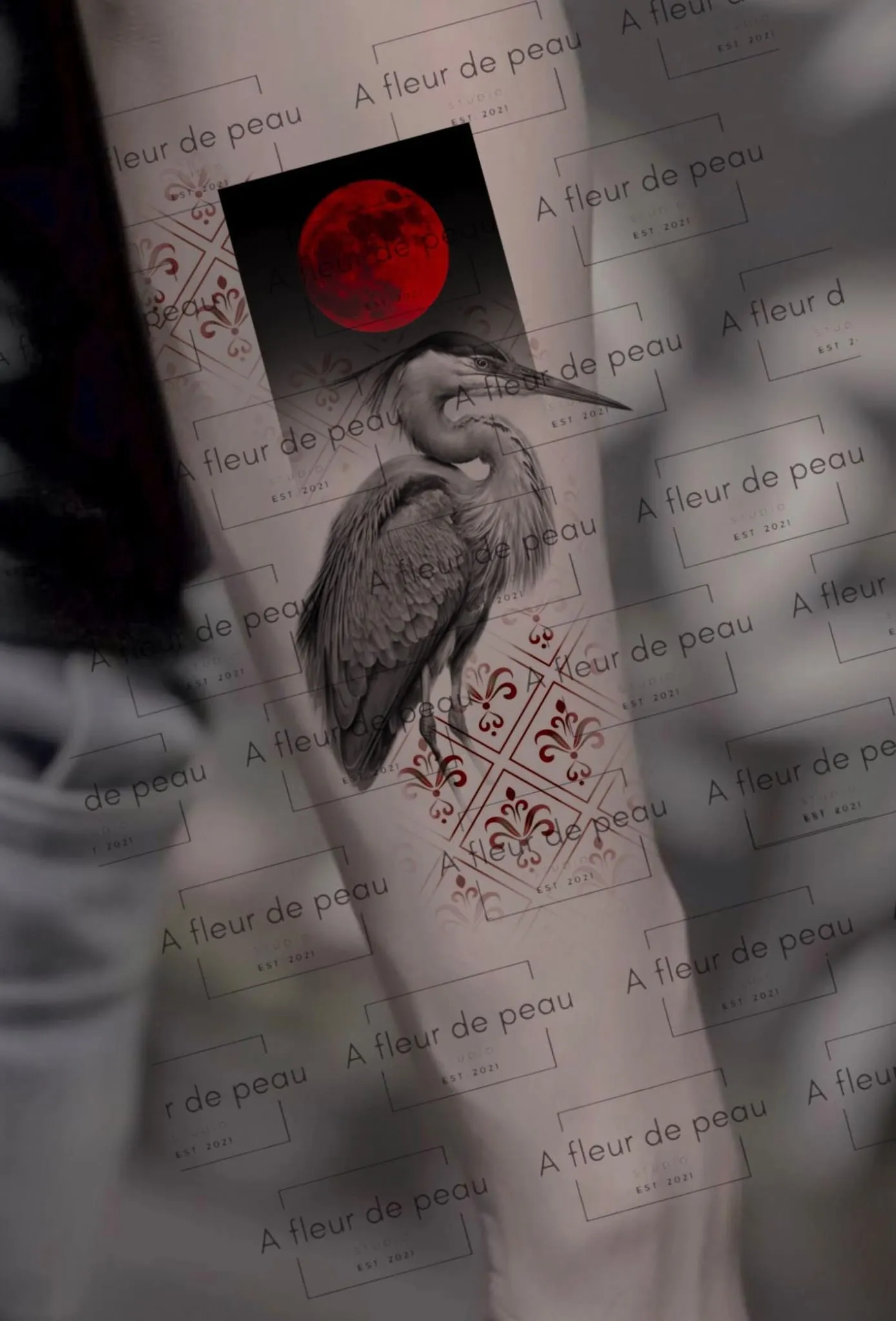 A Fleur de Peau - Professionelles Tattoo Studio -Berge-Tattoo auf dem Arm einer Person