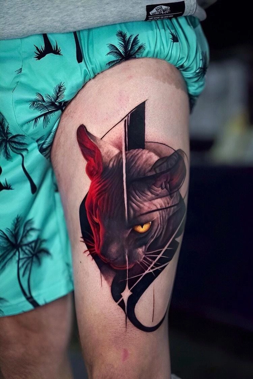 A Fleur de Peau - Professionelles Tattoo Studio - Tätowierung am Arm einer Person